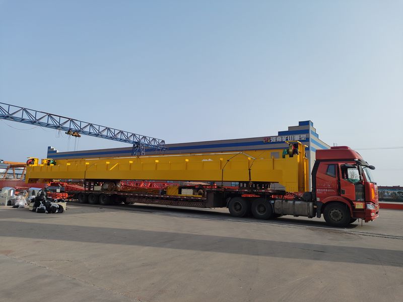通用橋式起重機(jī)  QD32/5t—25.5m  制作完成，發(fā)往河南洛陽(yáng)交付客戶(hù)使用
