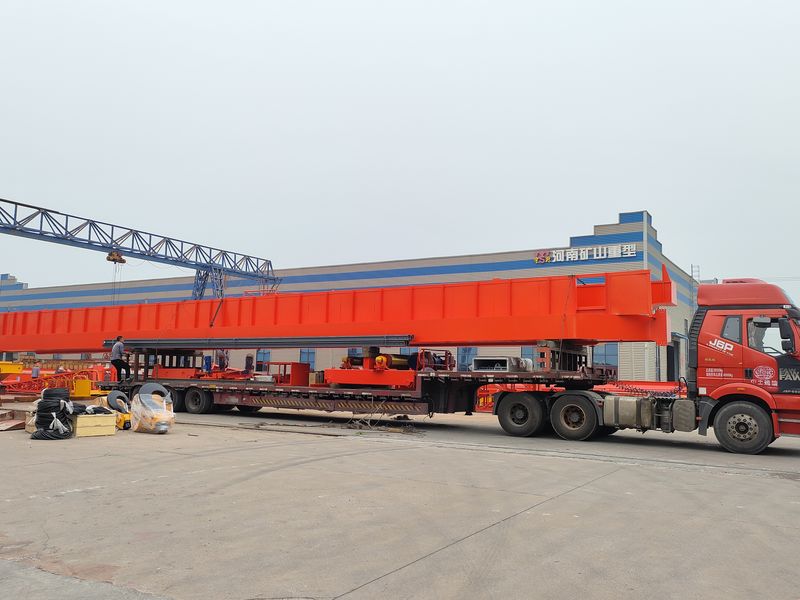 通用橋式起重機(jī) QDXX32/5t—27.7m 制作完成，發(fā)往陜西省銅川市交付客戶(hù)使用。